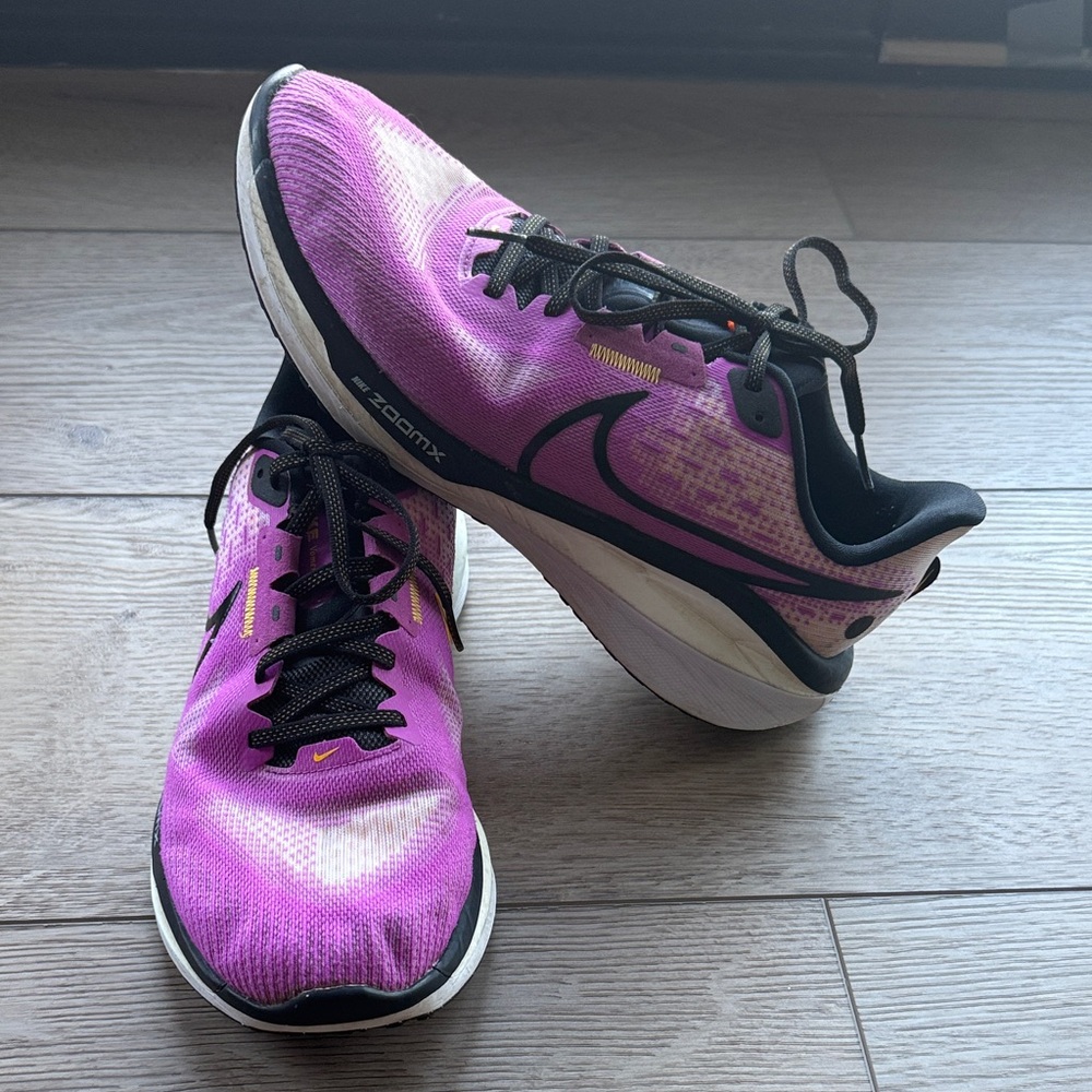 Nike Women's Vomero 17 Road Running Shoes
